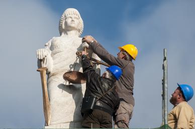 Justitia szobor / Jászberény Online / Szalai György